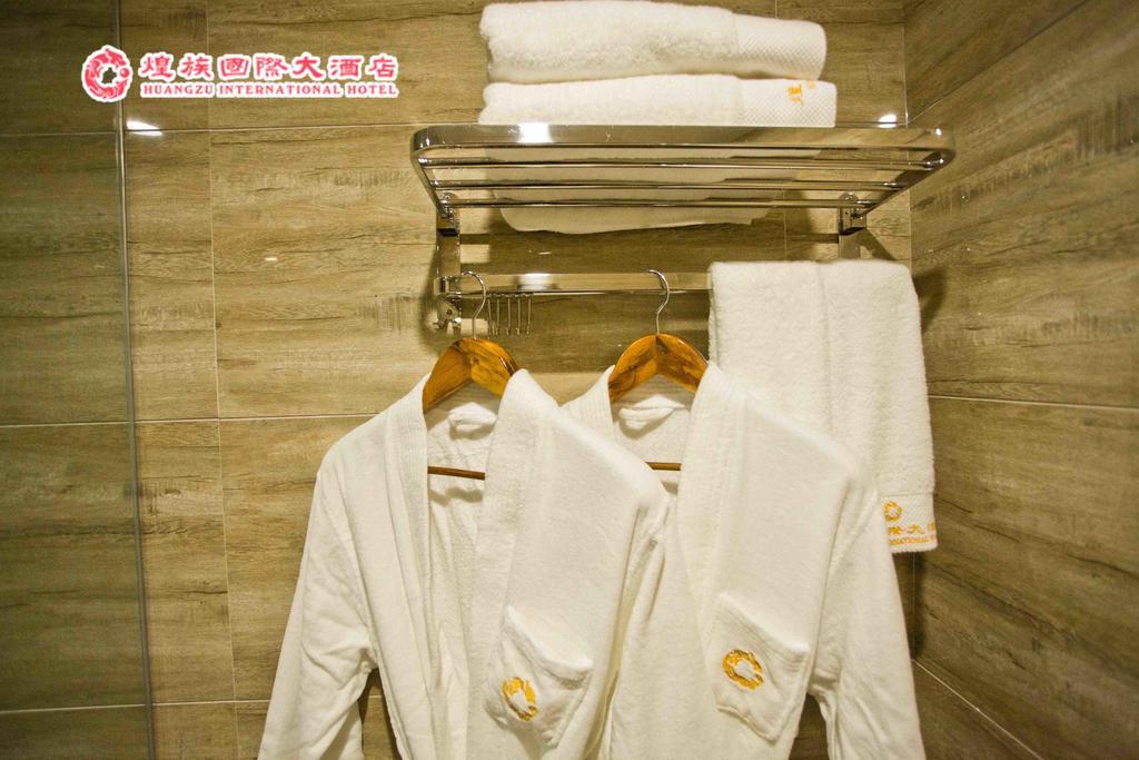 Huangzu International Hotel Хуайхуа Екстериор снимка